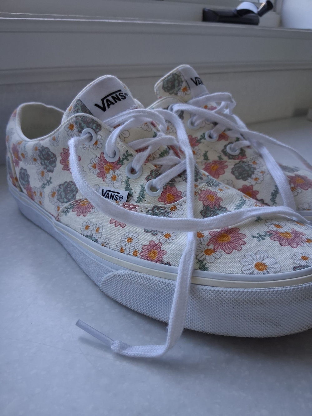 Vans Floral Canvas Low-Top Sneakers in White with Pink, Yellow & Green Accents - Picture 4 of 9